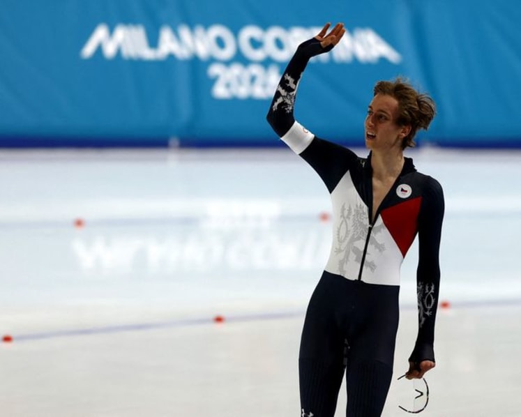 Speed skating-Czech 'Golden Boy' Jilek lives up to mentor's expectations