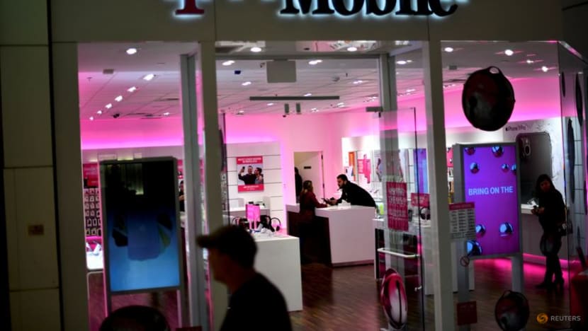 T-Mobile says cyber attackers had no access to customer data T-Mobile says cyber attackers had no access to customer data