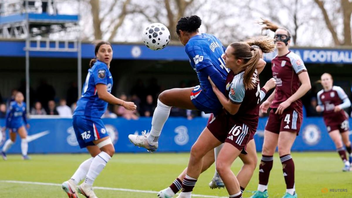 Chelsea squeeze past Villa to keep faint WSL title hopes alive