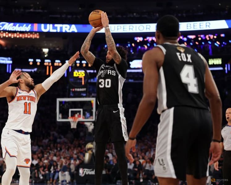 Spurs go into attack mode to top Knicks in Game 3