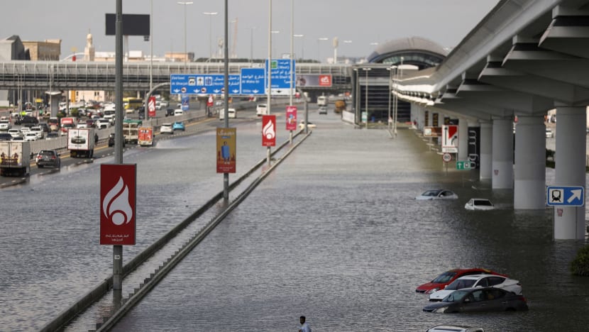 "இவ்வளவு மோசமாக இருக்கும் என்று எதிர்பார்க்கவில்லை"- துபாய் வெள்ளத்தில் சிக்கிய சிங்கப்பூரரின் அனுபவம்