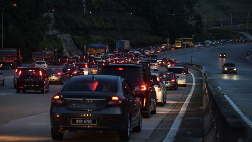 Lebih 100,000 saman trafik tertunggak di M'sia sejak 2016 melibatkan warga S'pura Lebih 100,000 saman trafik tertunggak di M'sia sejak 2016 melibatkan warga S'pura