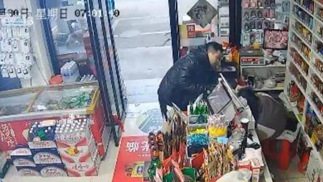 江苏男子施CPR按压600次  获救者断六根肋骨但家属庆幸