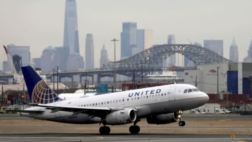 United Airlines pecat hampir 600 pekerja kerana enggan divaksin