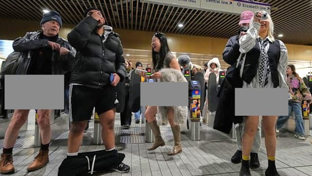 英国地铁无裤日再引争议 公众呼吁停办