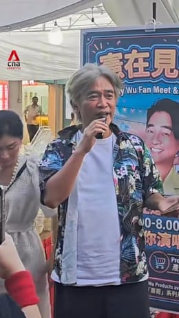 Taiwanese host Jacky Wu holds surprise meet-and-greet at Clementi pasar malam