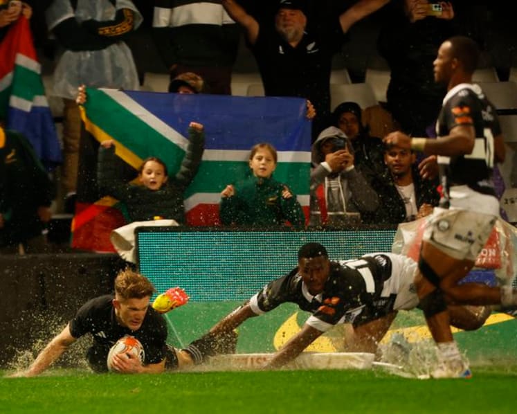 Eight-try blitz as All Blacks win second tour match in emphatic fashion