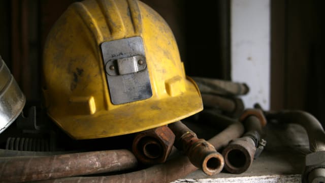裕廊工地发生致命工业事故 客工被铁管击中身亡