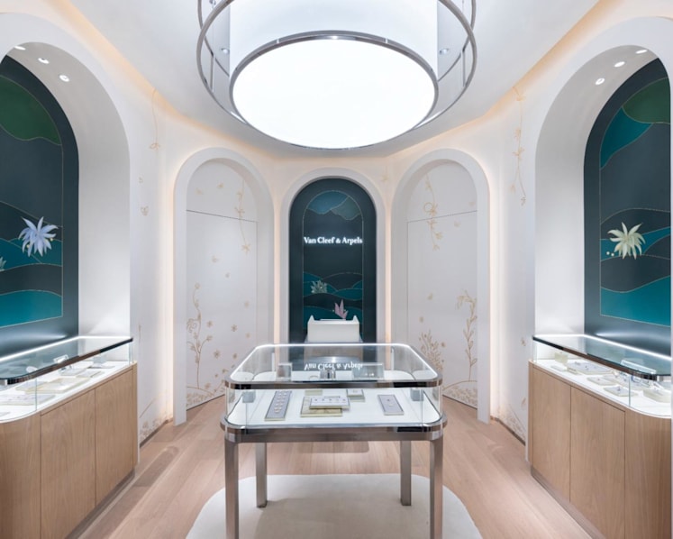 Van Cleef & Arpels' new Raffles Hotel boutique features a 'secret