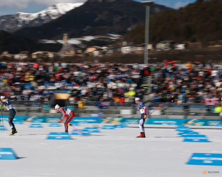 Crosscountry-Norway's Klaebo wins gold in men's skiathlon after explosive finish