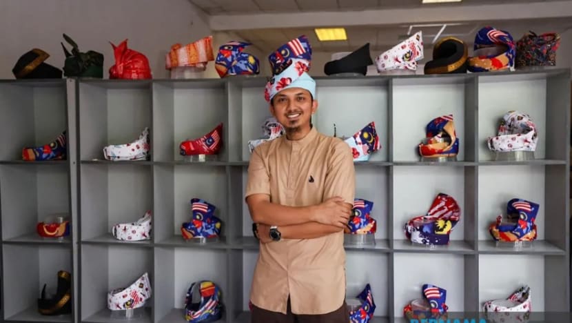 Penjual tanjak Merdeka terima tempahan luar biasa jelang Hari Kemerdekaan M'sia