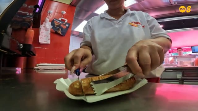 狮城有约 | 国际专题：水牛奶酪 咖喱香肠 保留地方特色