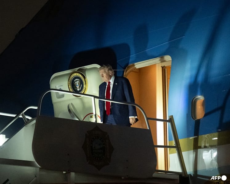 Trump says Iran 'will be hit very hard', threatens to expand targets