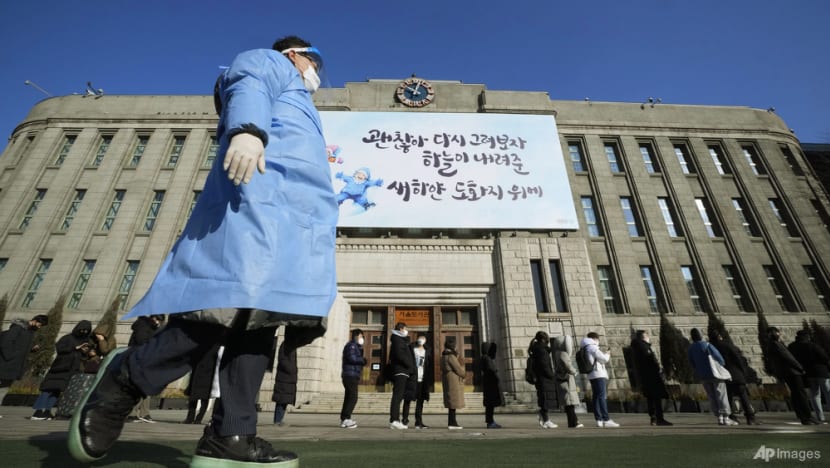 South Korea expands rapid testing amid record COVID-19 infections South Korea expands rapid testing amid record COVID-19 infections