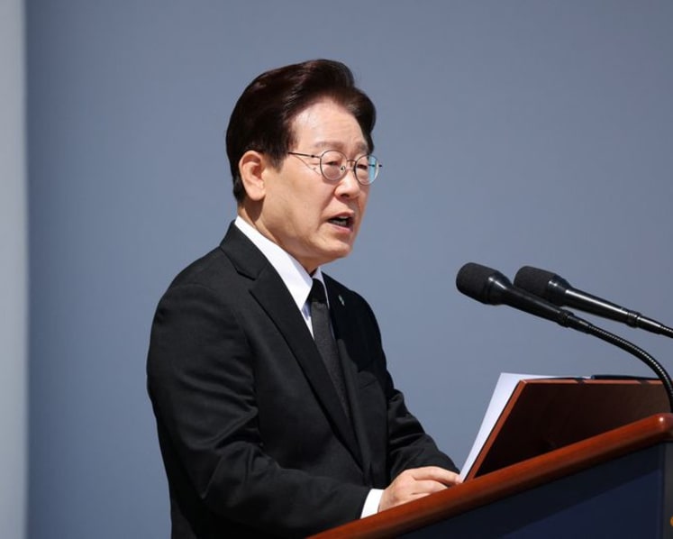 South Korea's Lee says success of business should be shared, plans surplus tax revenue use 