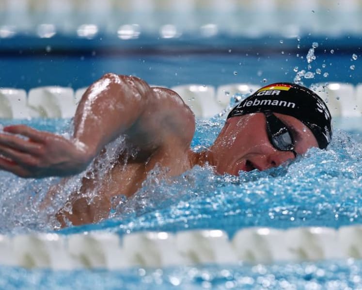 Germany's Liebmann smashes 1500m world record
