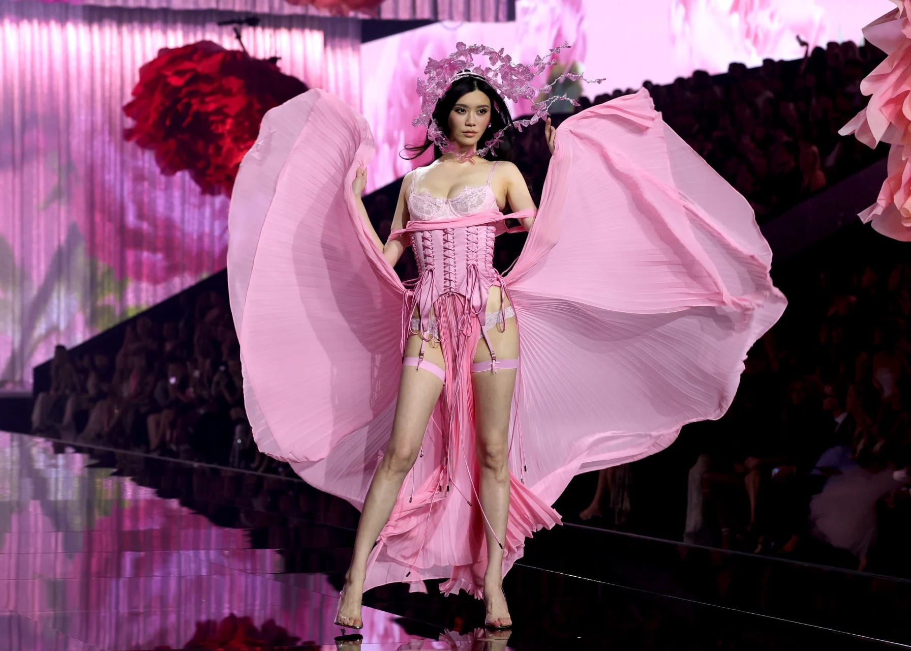 Casino Heir Mario Ho Gushes Over Supermodel Wife's Victoria's Secret Runway Comeback After 8 Years: “Pride Of The Family” - 8days