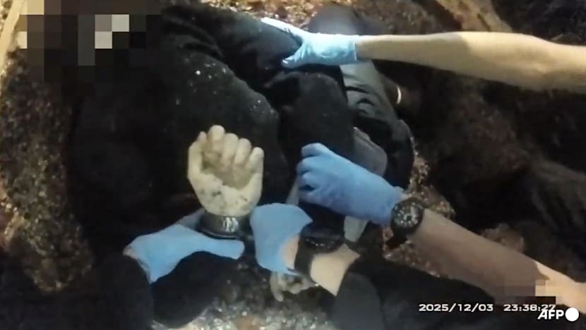 UK police face backlash over handcuffing dying student