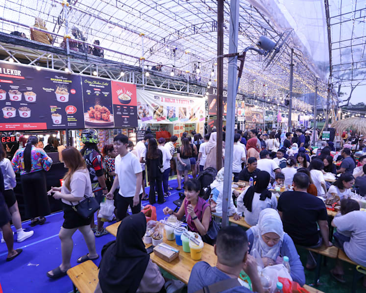 'It feels like a regular pasar malam': Geylang Serai bazaar returns with more stalls but fewer crowds