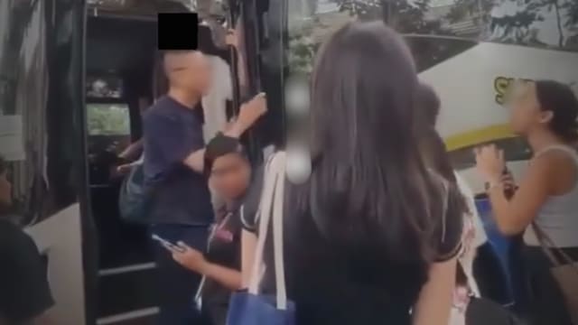 港校长辱骂本地女保安 保安公司已报警