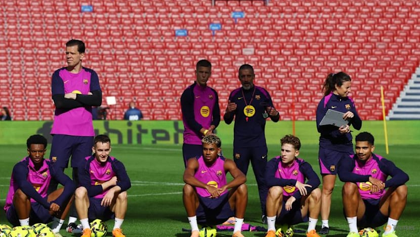 Food-loving Szczesny says he broke Barcelona's body-fat record