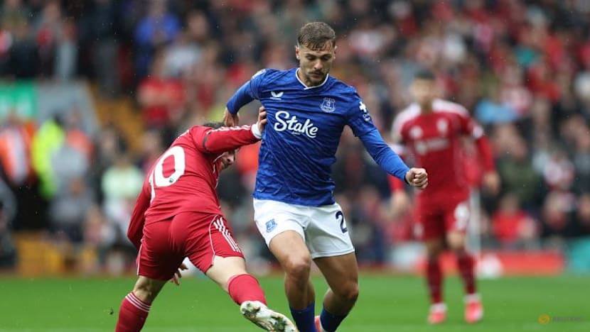 Liverpool show depth to stay perfect, Tottenham draw at Brighton, Man United beat Chelsea