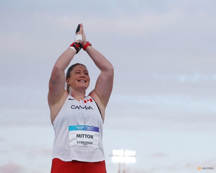 Throwers hurl themselves onto social media, build supporter communities