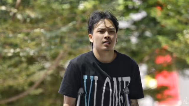 持丧尸烟弹打算出售 22岁男子被控上庭