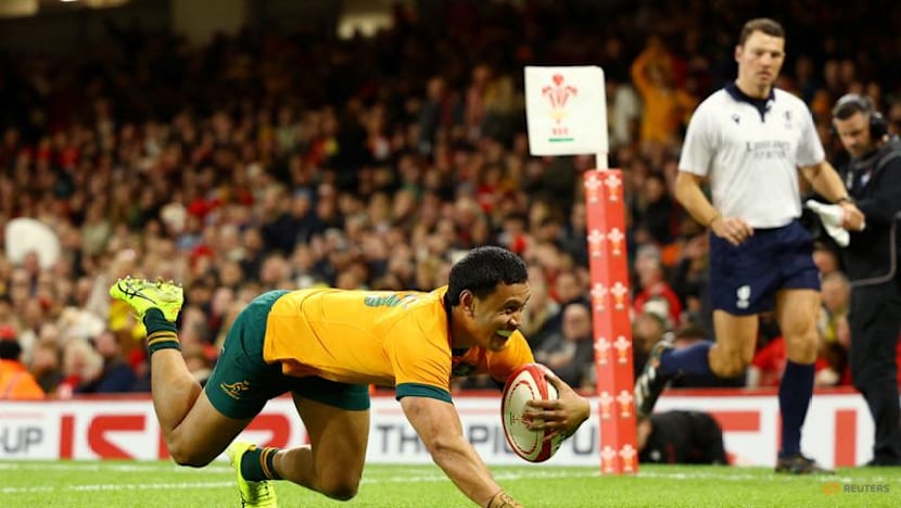 Australia ring the changes to take on Ireland