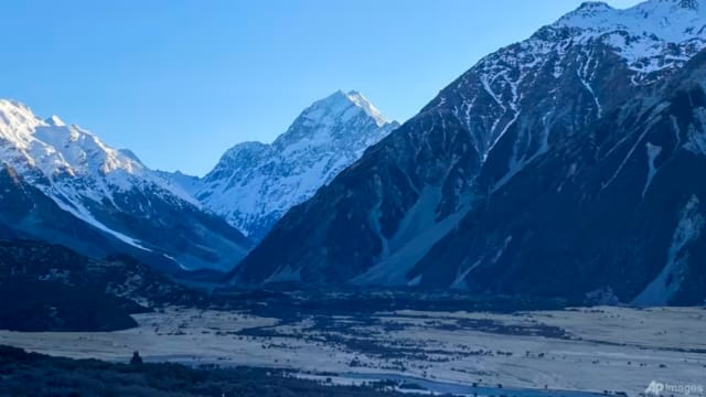 新西兰最高峰登山事故 三人失踪五天凶多吉少