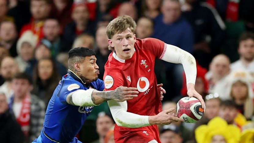 Wales change three as Costelow gets the nod at flyhalf to face Argentina