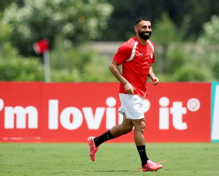 Turkey's Trabzonspor say transfer talks with Salah underway