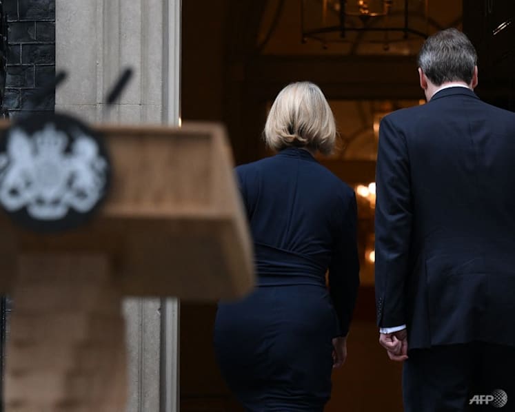 Commentary: With Truss gone, yet another prime minister for the UK in weird time warp