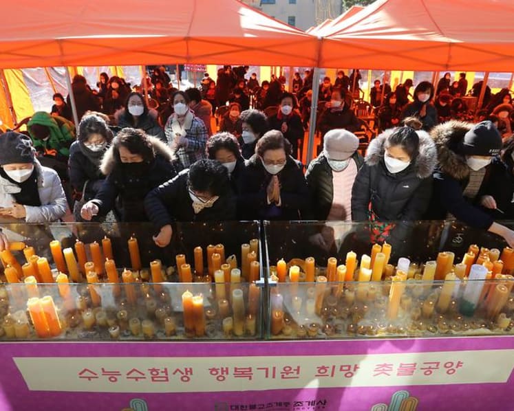 South Korea weighs tougher curbs as COVID-19 cases hit 9-month high