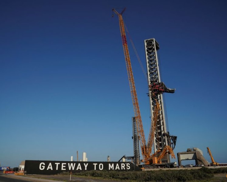 Exclusive-Musk and insiders to retain voting control of SpaceX after IPO, filing shows