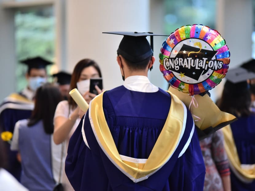 The proportion of graduates in part-time or temporary employment fell to 8.7 per cent, compared to 22.3 per cent in 2020.