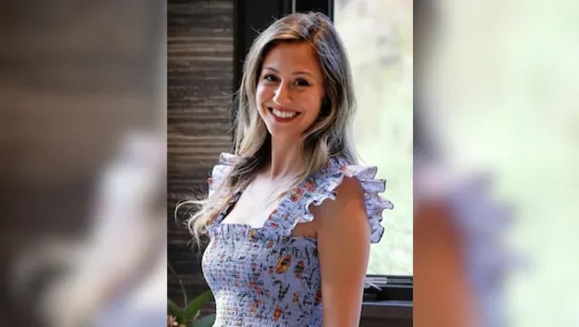 பிள்ளைகளுக்குப் பெயர் வைத்துப் பல்லாயிரம் சம்பாதிக்கும் பெண்