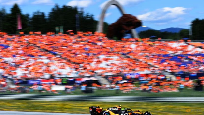 Norris cuts Piastri's lead in Austrian thriller