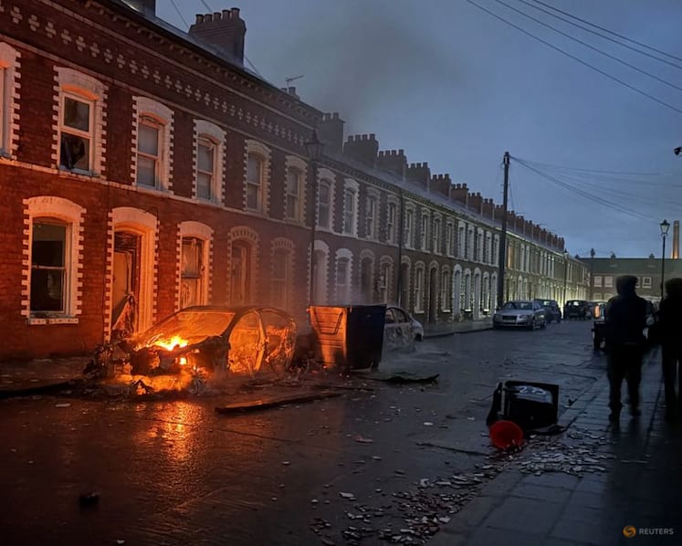 Anti-immigrant violence erupts across Belfast after knife attack