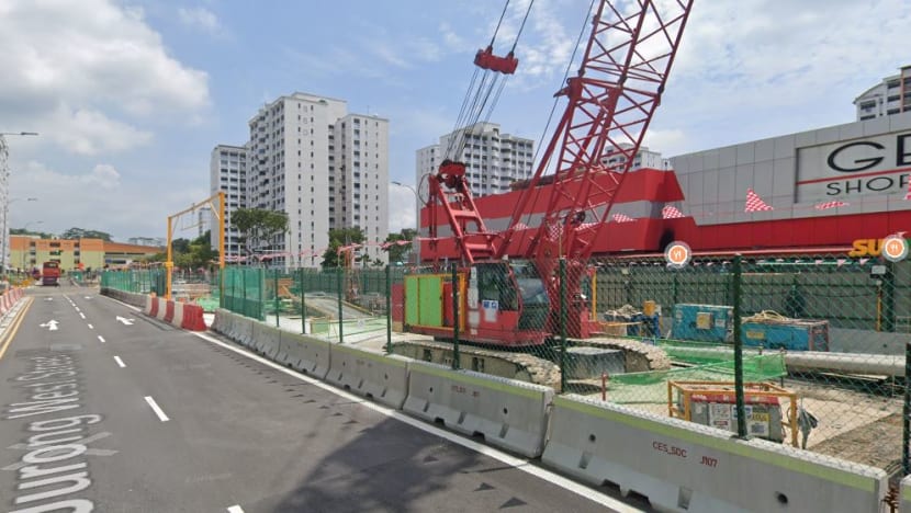 Worker dies after falling 7.5m at Jurong Region Line MRT construction site Worker dies after falling 7.5m at Jurong Region Line MRT construction site