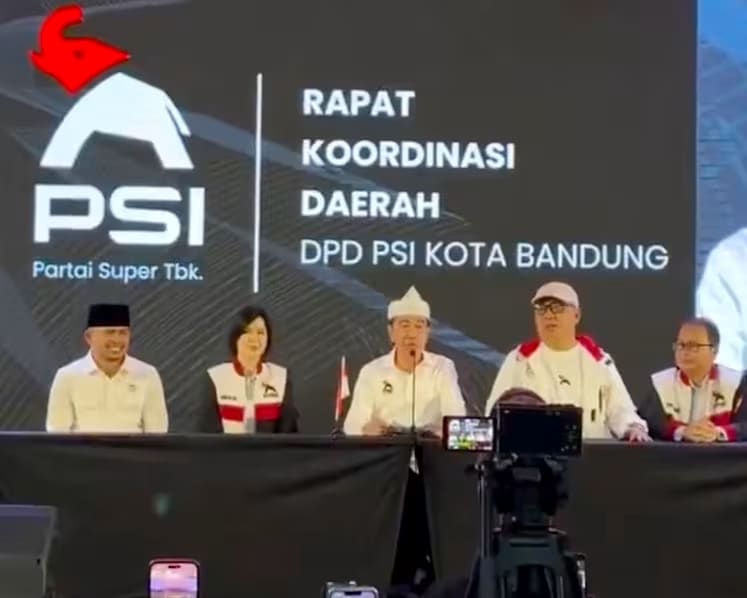 ‘Sudah jelas semuanya’: Apa arti keanggotaan Jokowi di PSI bagi keluarganya