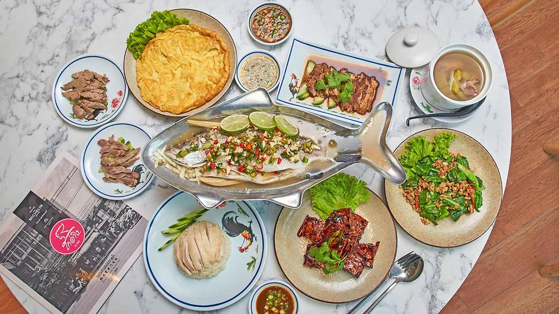 Go Ang Thailand’s Go-Ang Pratunam Chicken Rice Vs Singapore's Hainanese ...
