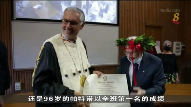 意国九旬老翁二度以全班第一成绩 成当地最老毕业生