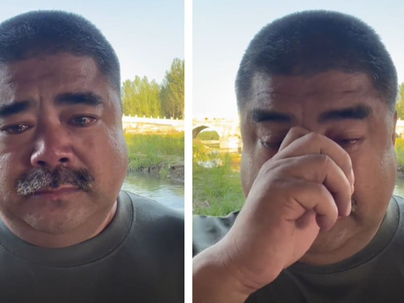 Chinese Actor Liu Jin Breaks Down Over Accusations That He Is Selling Tea Eggs To Gain Attention