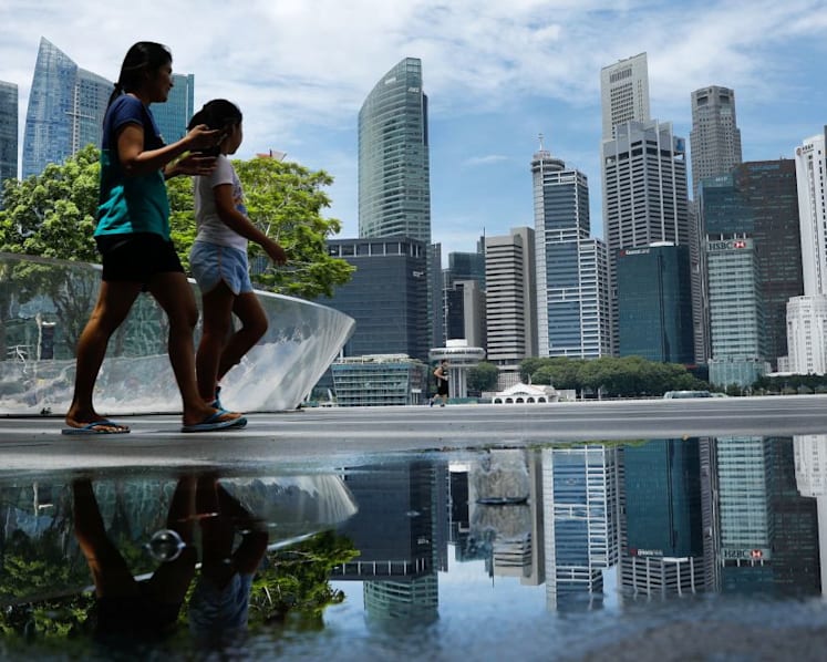 All adult Singaporeans will get one-off bonus of up to S$300