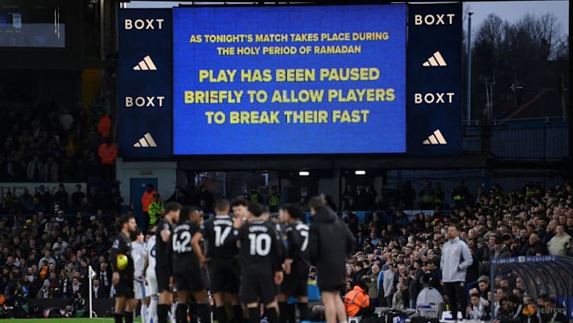 Leeds call for fans to respect pause for players to break fast