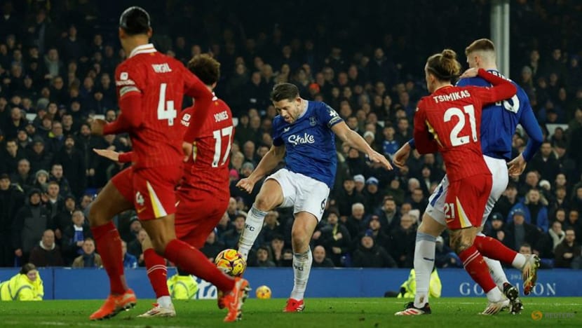 Chaotic finish to old-school game perfect derby finale at Goodison