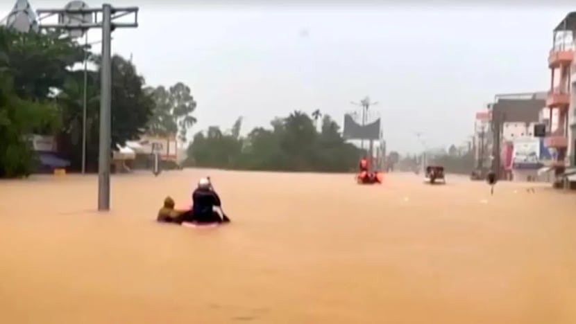 Banjir buruk di Vietnam ragut 90 nyawa, 12 hilang