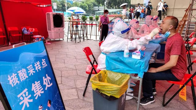 中国新增1万零597起本土病例 连续三天少过2万起