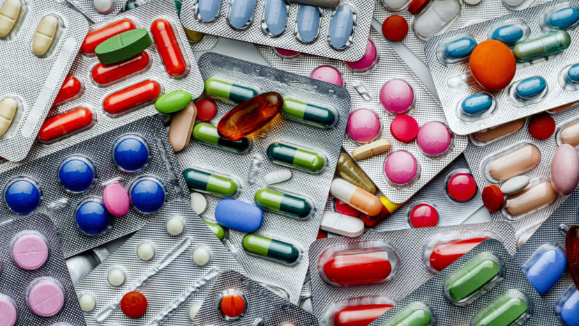 Harga obat Indonesia 5 kali lipat lebih mahal dari negara lain, apa penyebabnya? Harga obat Indonesia 5 kali lipat lebih mahal dari negara lain, apa penyebabnya?